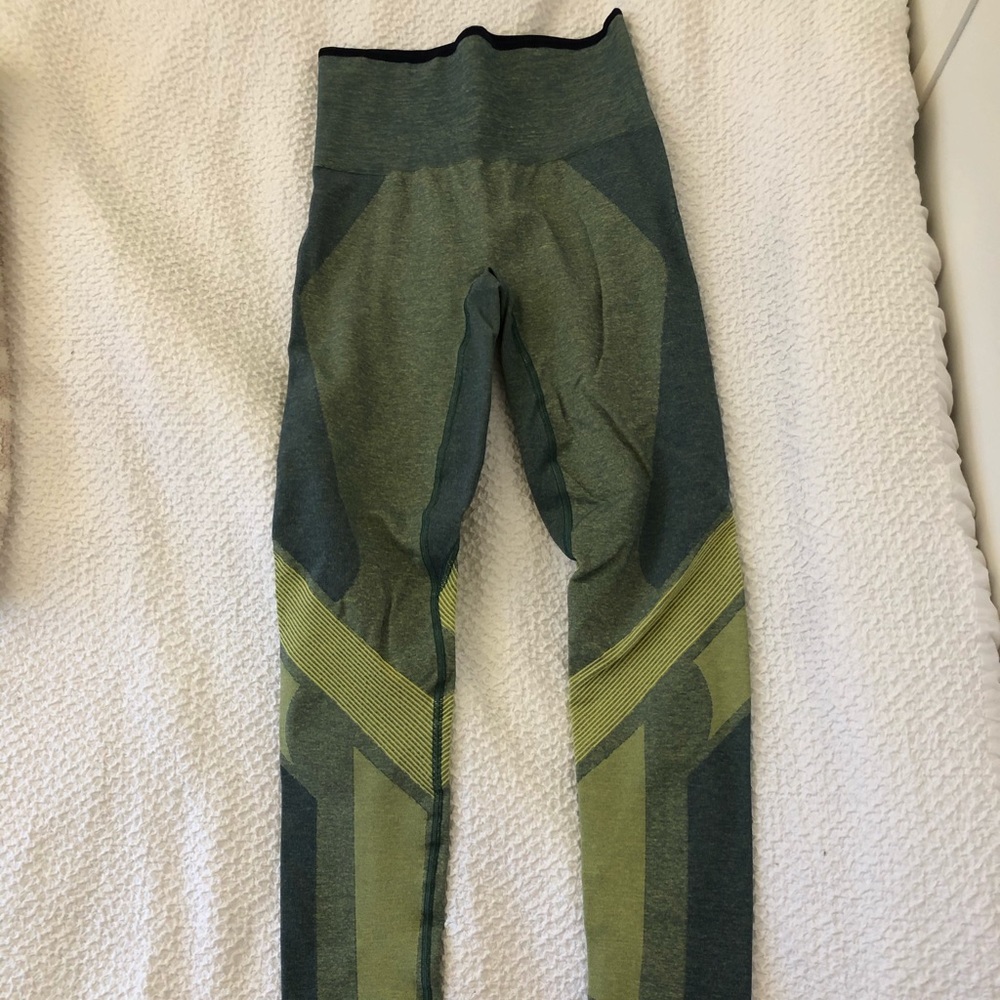 Seamless leggings